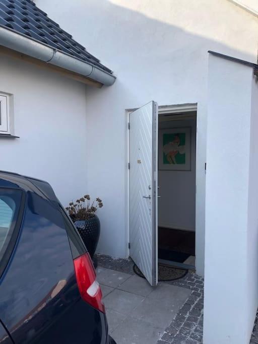 Cozy, Quiet Guest House Perfect For Business Or Pleasure Hillerød Esterno foto
